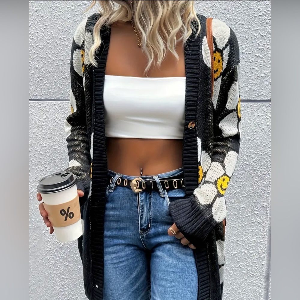 NEW! Cute Floral Pattern Knit Sweater. Mid-length. Size Large